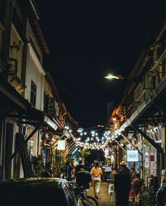Leju 21 樂居 Explore Malacca From A Riverside House Bagian luar foto