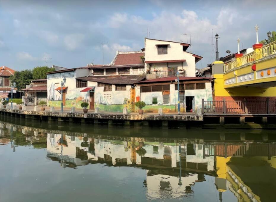 Leju 21 樂居 Explore Malacca From A Riverside House Bagian luar foto