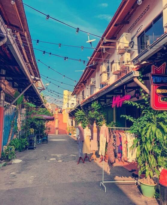 Leju 21 樂居 Explore Malacca From A Riverside House Bagian luar foto