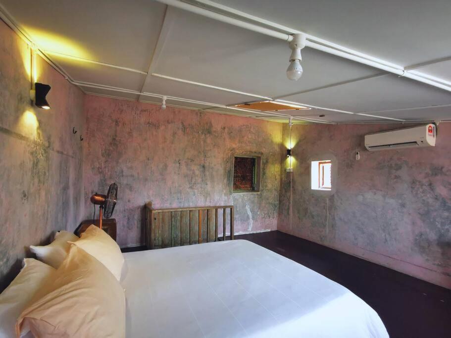 Leju 21 樂居 Explore Malacca From A Riverside House Bagian luar foto