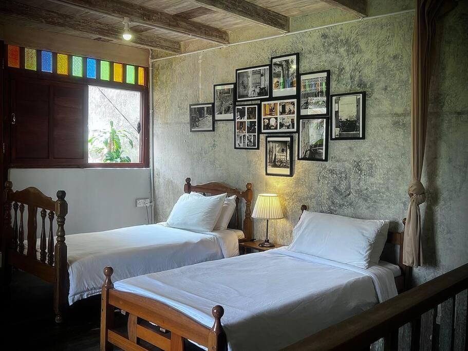 Leju 21 樂居 Explore Malacca From A Riverside House Bagian luar foto
